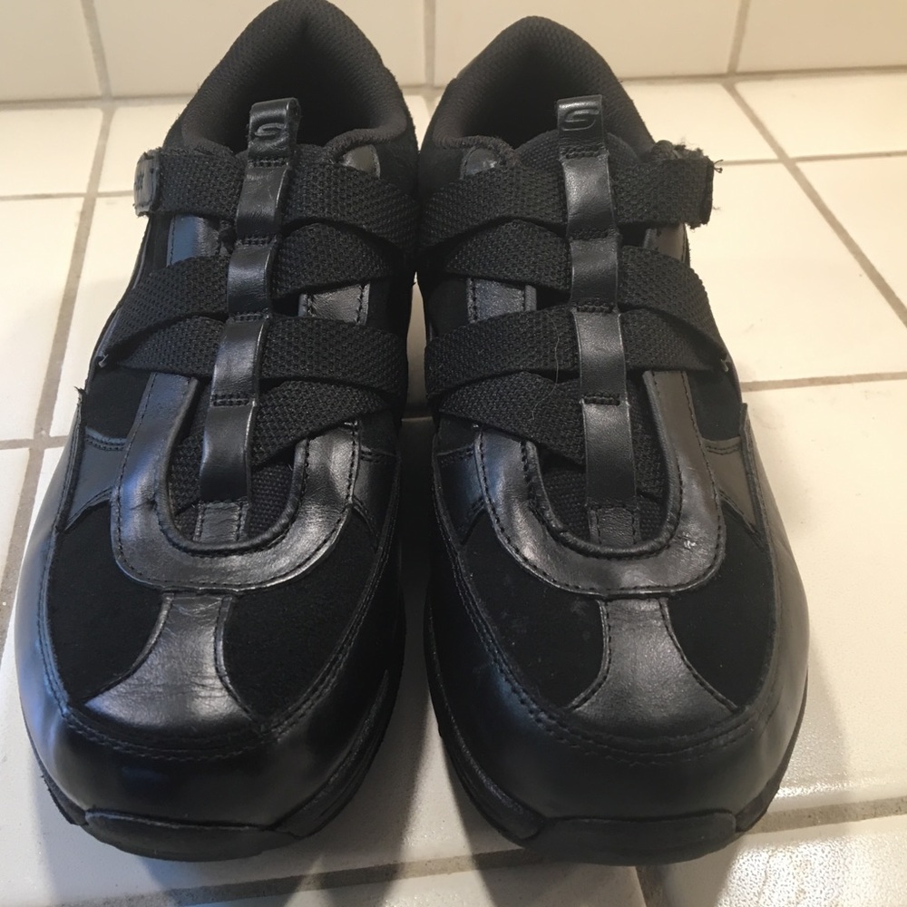 Sketchers black leather and suede shape-ups